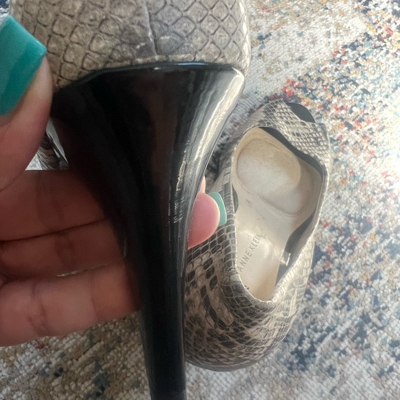 Anne Klein Women's Snakeskin Peep Toe Heels - Picture 11 of 11